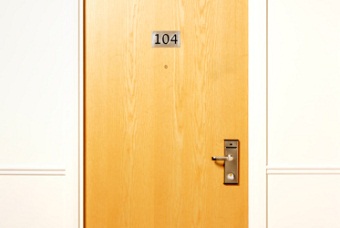 Czym powinny się cechować klamki do drzwi zewnętrznych?